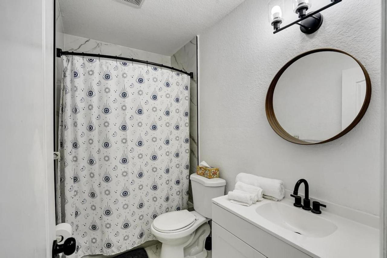 8br-4ba Spacious House, Sleeps 20, Pool, Fenced Yd Holiday home Miami