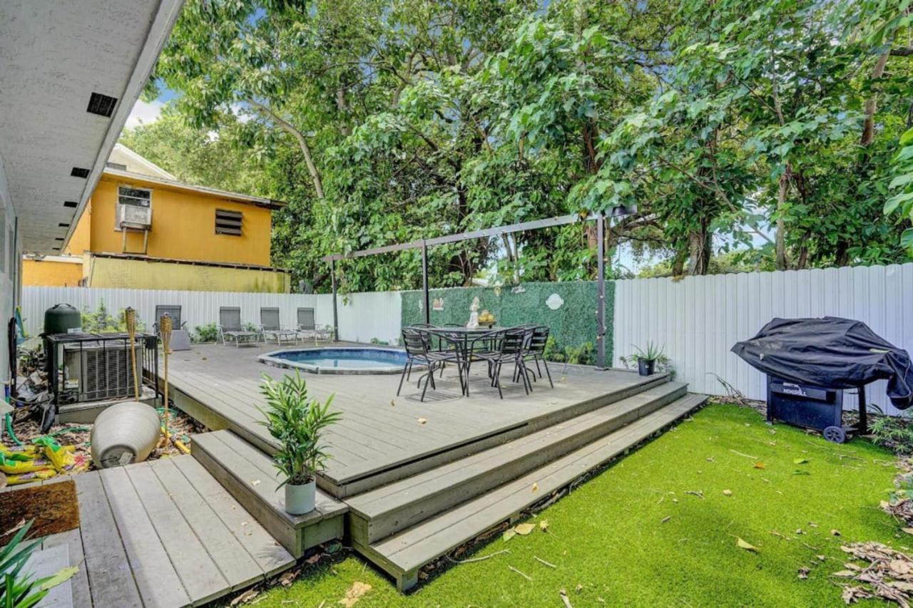 8br-4ba Spacious House, Sleeps 20, Pool, Fenced Yd Holiday home