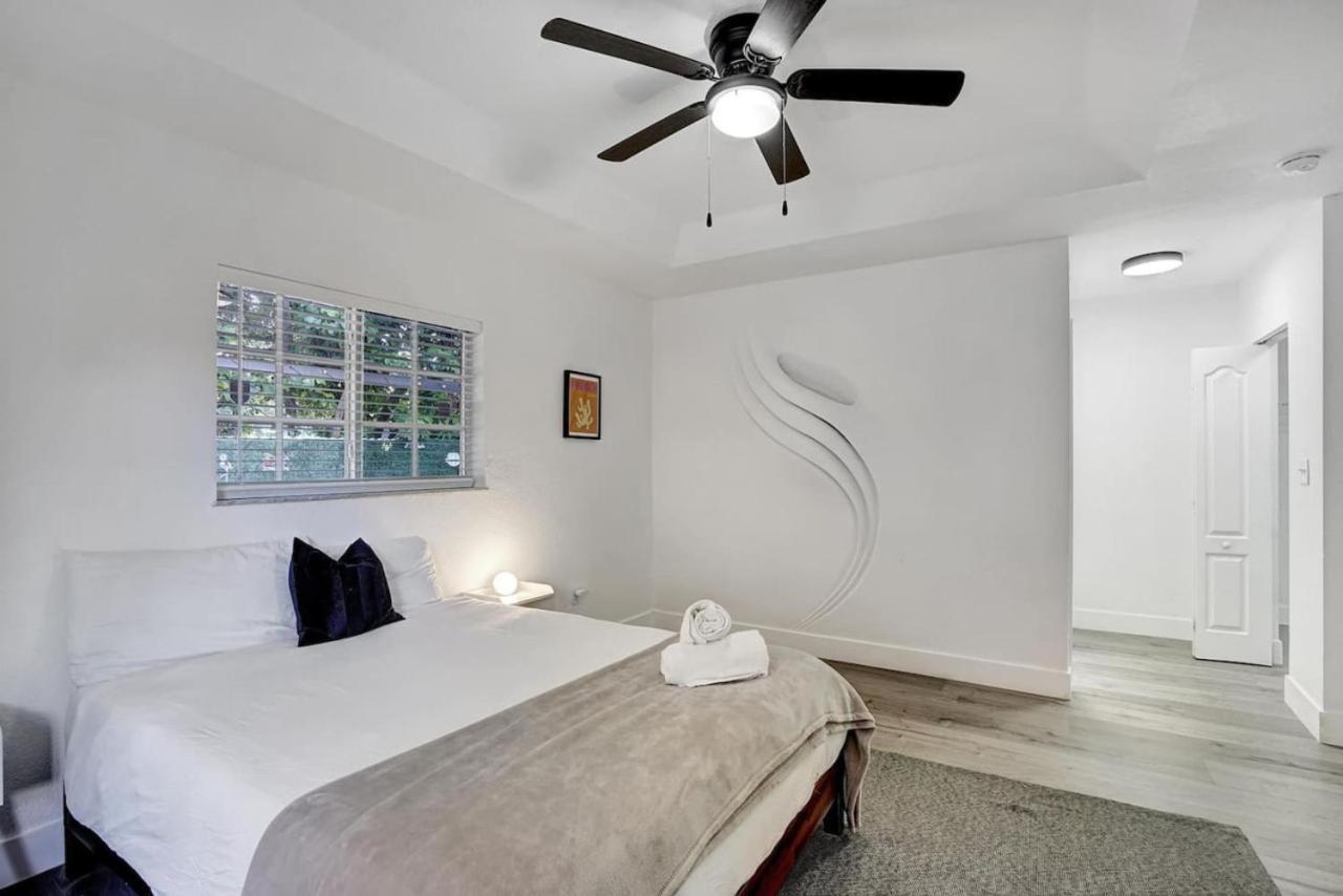 8br-4ba Spacious House, Sleeps 20, Pool, Fenced Yd Holiday home Miami